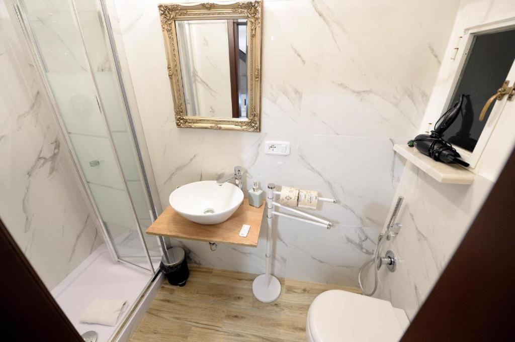 K'Alma Apartment Colosseo - Leopardi Rome Bagian luar foto